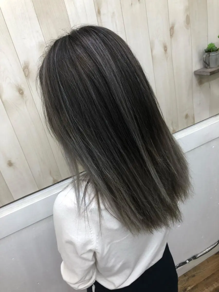 セミロング カラー バレイヤージュ レイヤーカット ヘアカラー PSY(サイ)池袋 金田尚久🎨のヘアスタイル