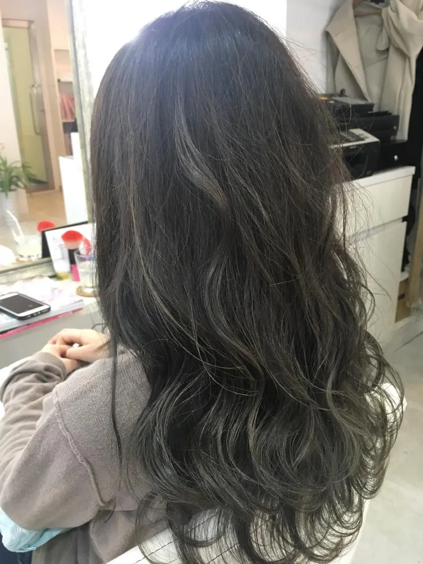 セミロング ロング カラー 髪質改善 中川 翔のヘアスタイル
