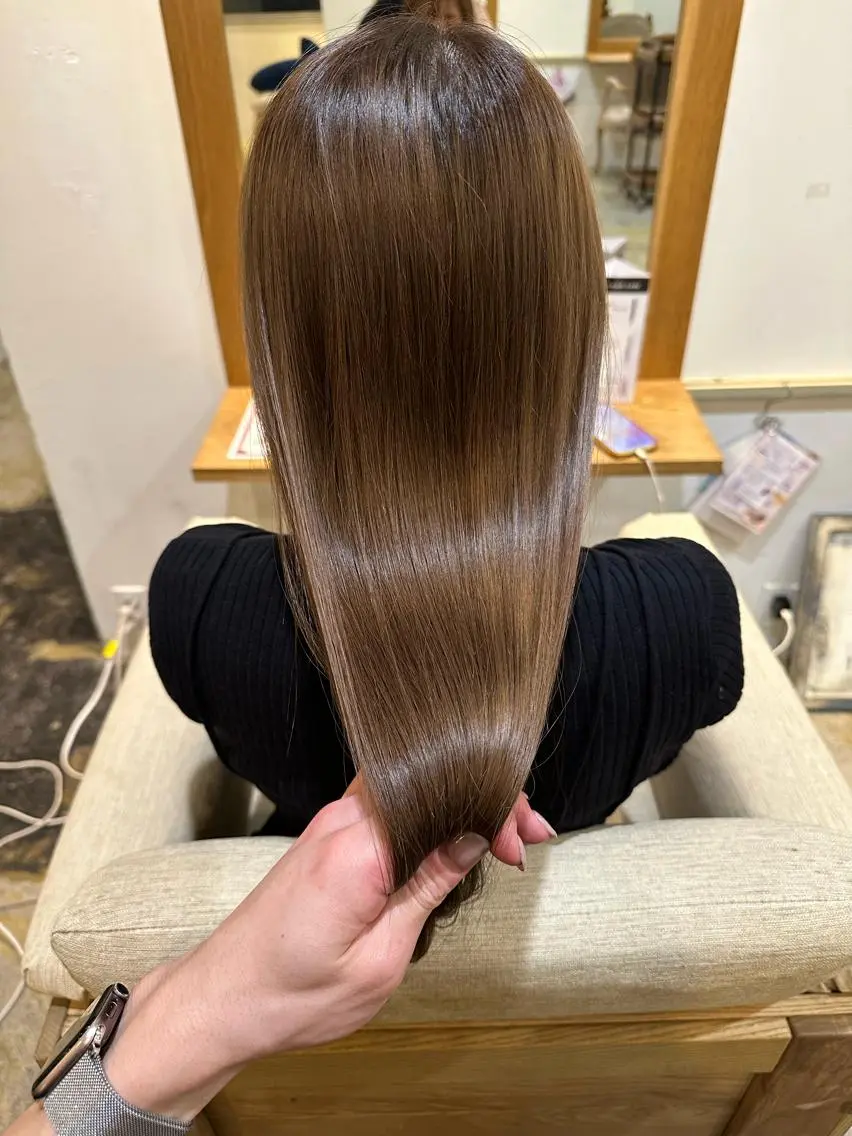 ミディアム 縮毛矯正 髪質改善×レイヤー 齊藤翔太のヘアスタイル