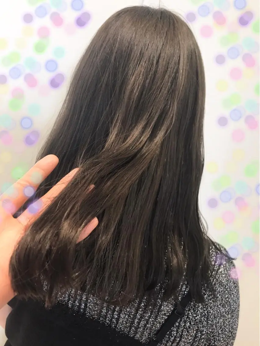カラー オリーブグレー 新宿駅近♡個室 ♡関口三都季🌜のヘアスタイル