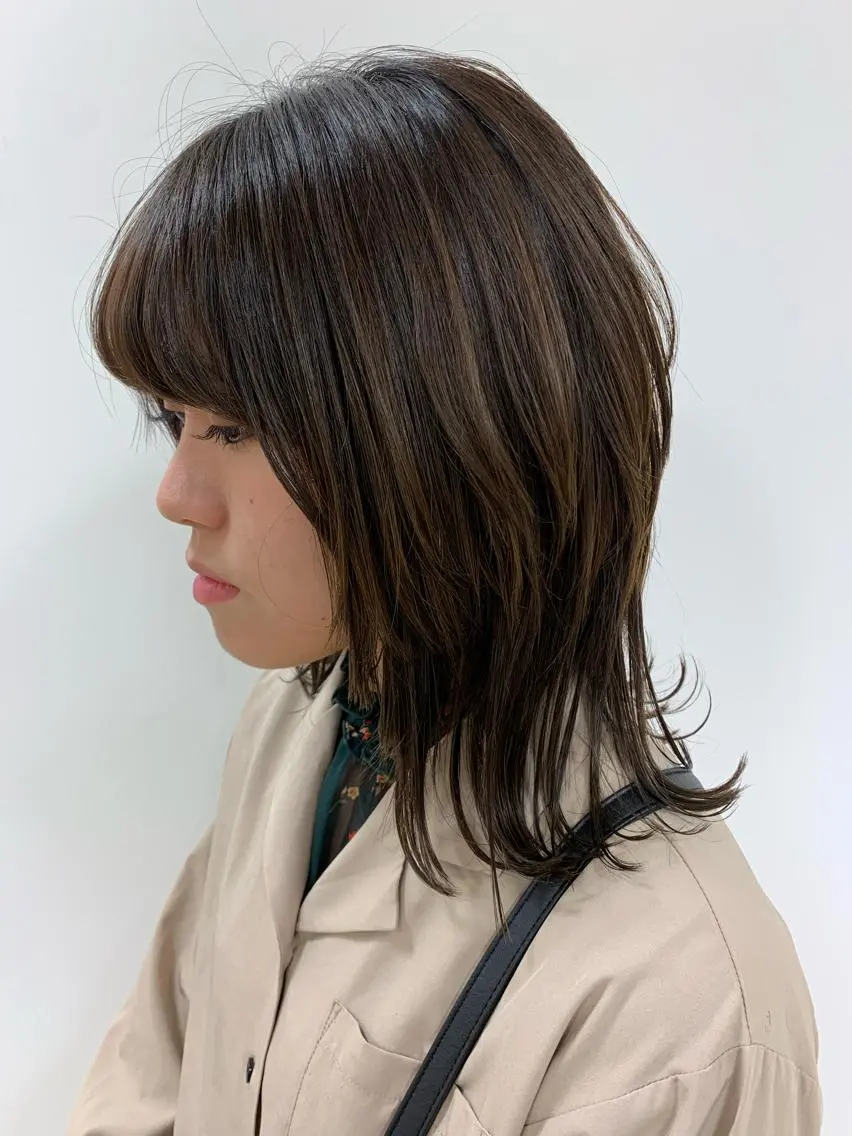 ミディアム ウルフカット 顔まわりカット✄ ベージュカラー🧸のヘアスタイル