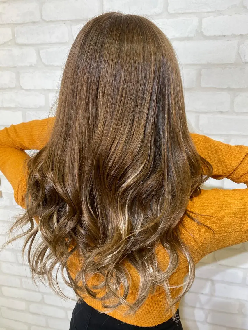 ロング カラー パーマ ヘアアレンジ メンズ キッズ ネイル マツエク・マツパ アイブロウ シールエクステ メンズバレイヤージュ メンズハイライト メンズインナーカラー メンズ韓国風 韓国/顔周り/透明感 /レイヤー/ひなたのヘアスタイル