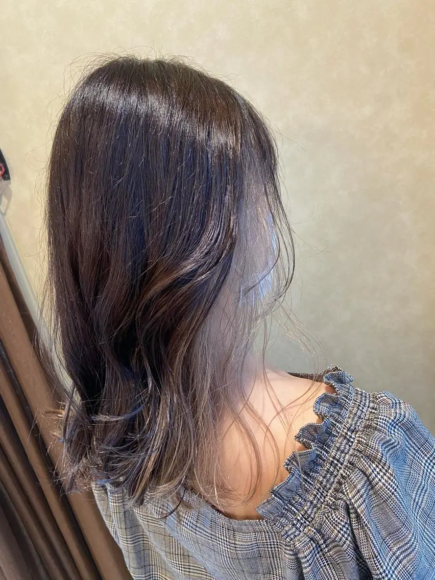 ミディアム カラー ベージュカラー インナーカラー 小林 亜紀のヘアスタイル