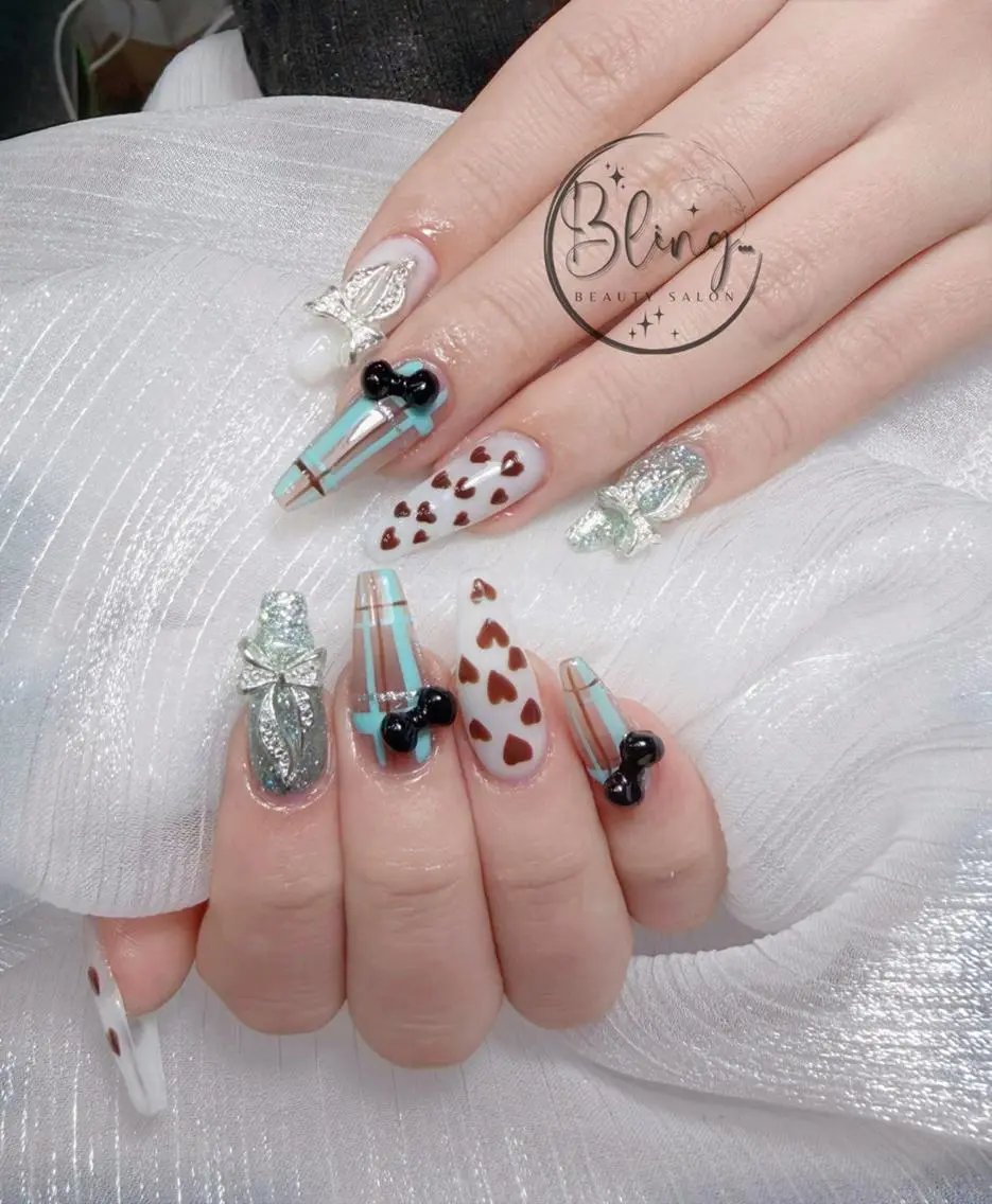 ロング カラー ベージュカラー グラデーションカラー ピンクカラー 韓国風ヘア ハンドネイル Bling Salonのネイルデザイン