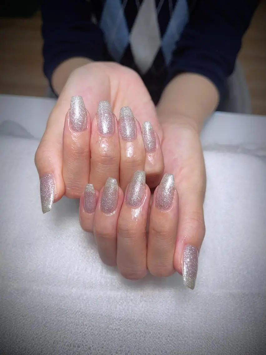 ネイル シルバー ToliyDeliy Nail Salonのネイルデザイン