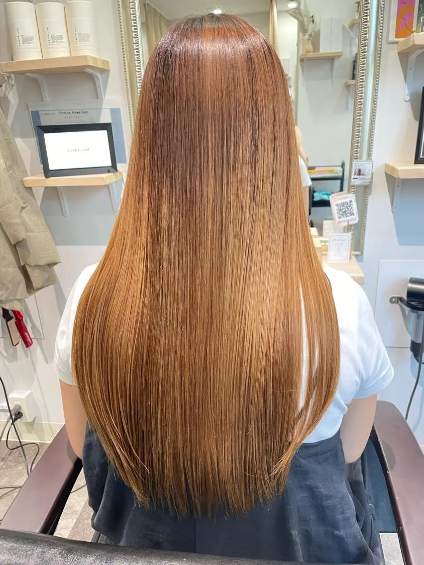 セミロング ayaka 縮毛矯正レイヤーのヘアスタイル