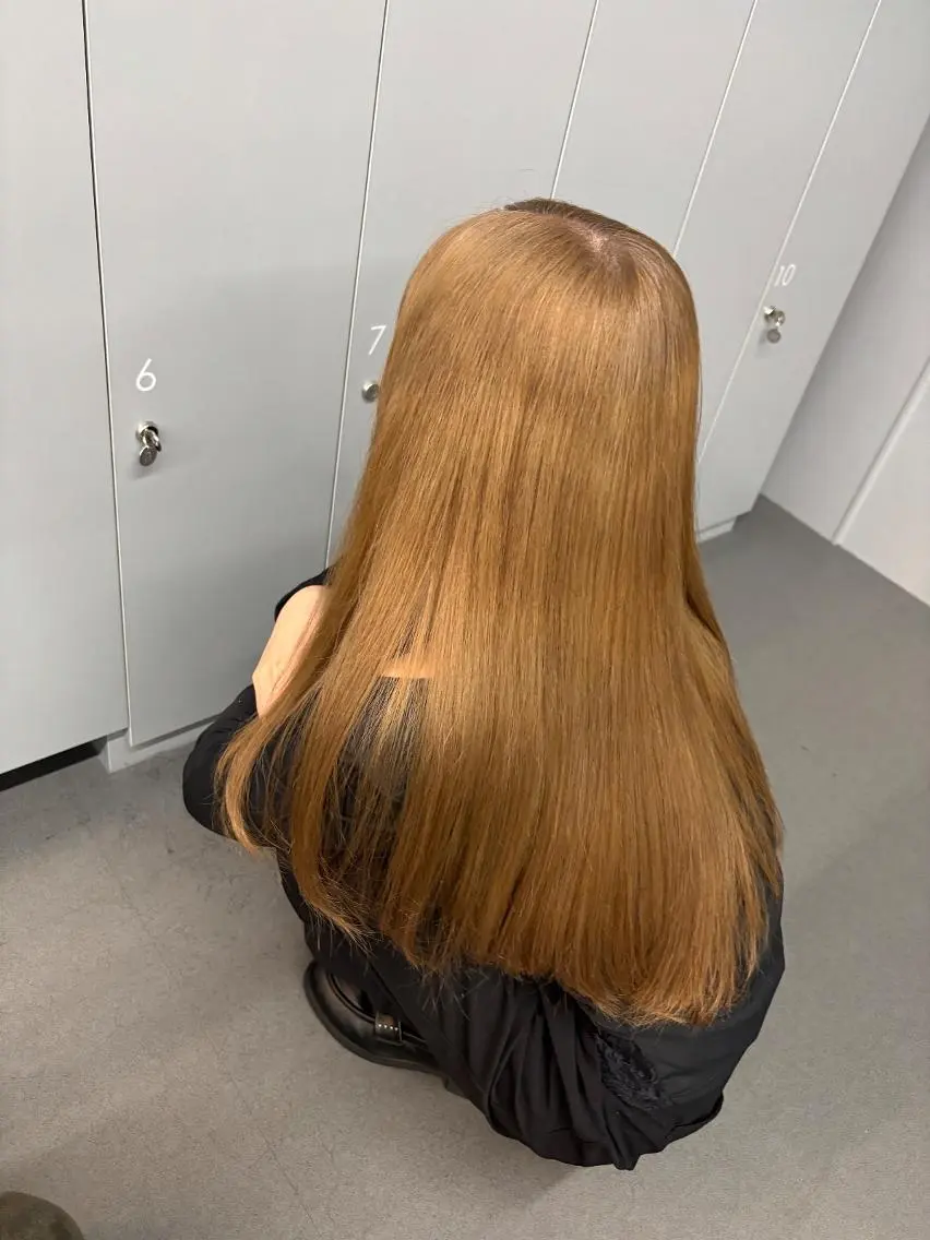 ロング くびれヘア ハッシュカット レイヤーカット 小顔カット ヘアカラー トリートメント RYOTA レイヤー 中明度カラー/縮毛のヘアスタイル