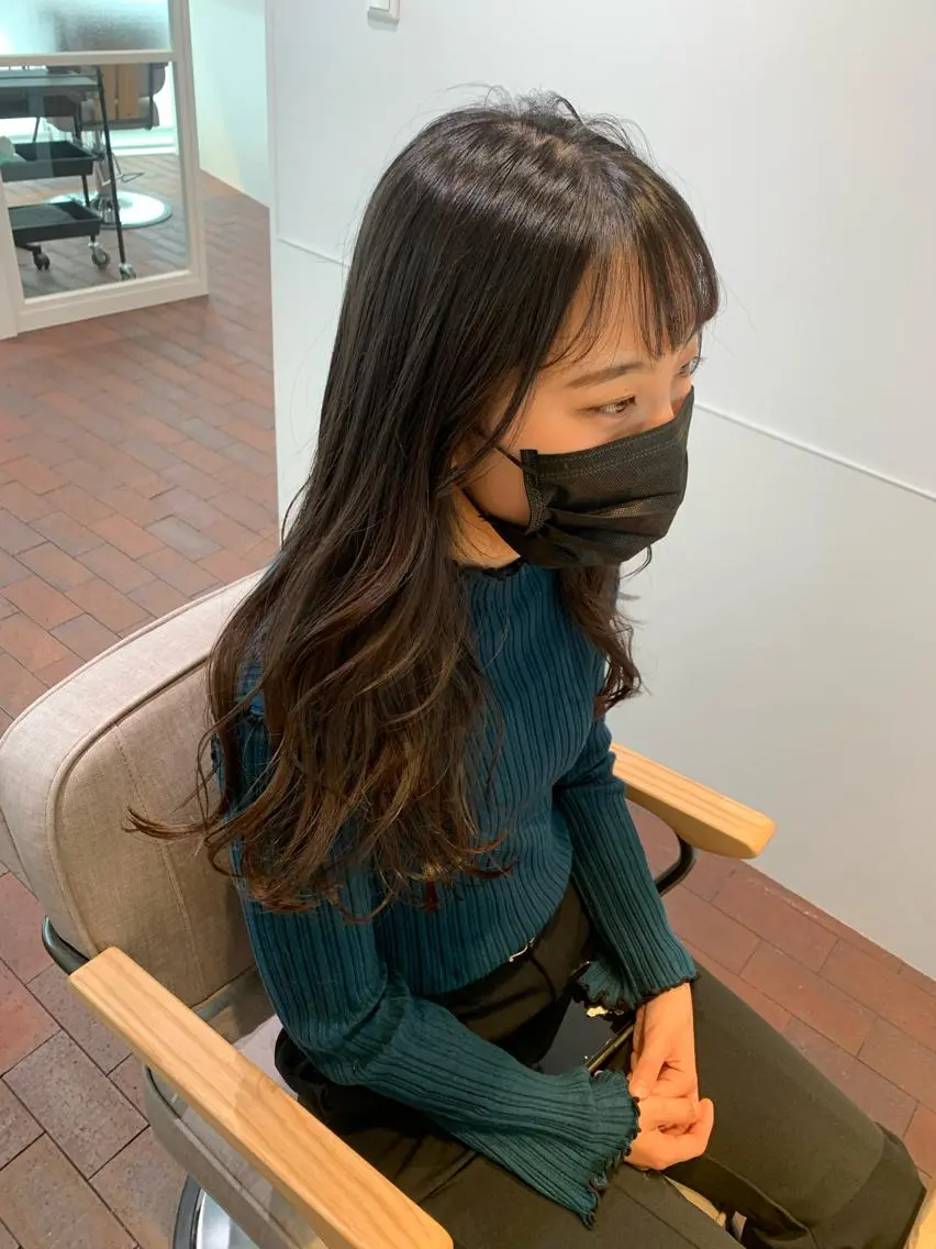 ミディアム 片岡 由依のヘアスタイル
