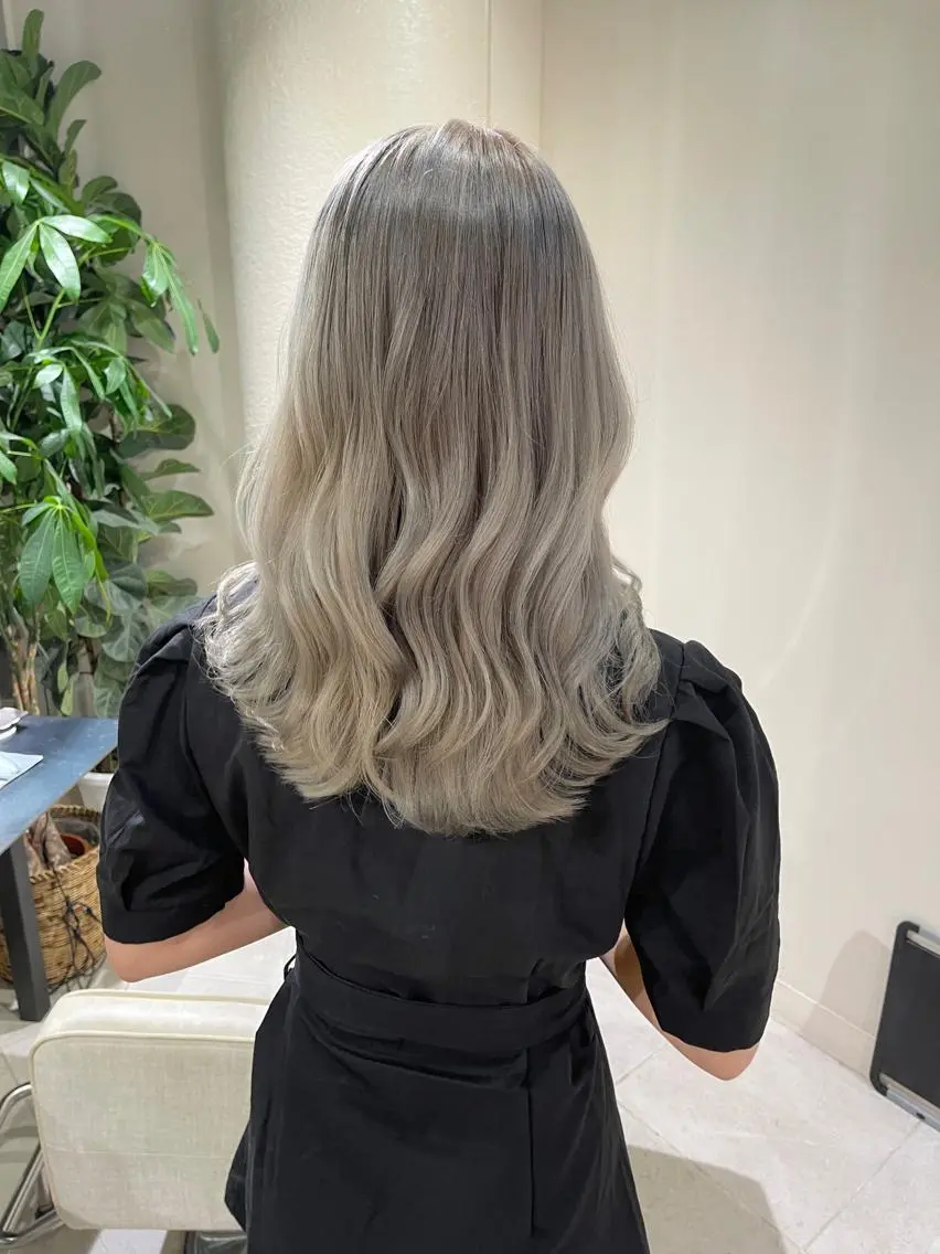 ロング カラー シールエクステ ブリーチ ケアブリーチ デザインカラー ハイトーンカラー ヘアカラー 渋谷🤍ブリーチ エクステ🤍アミルのヘアスタイル