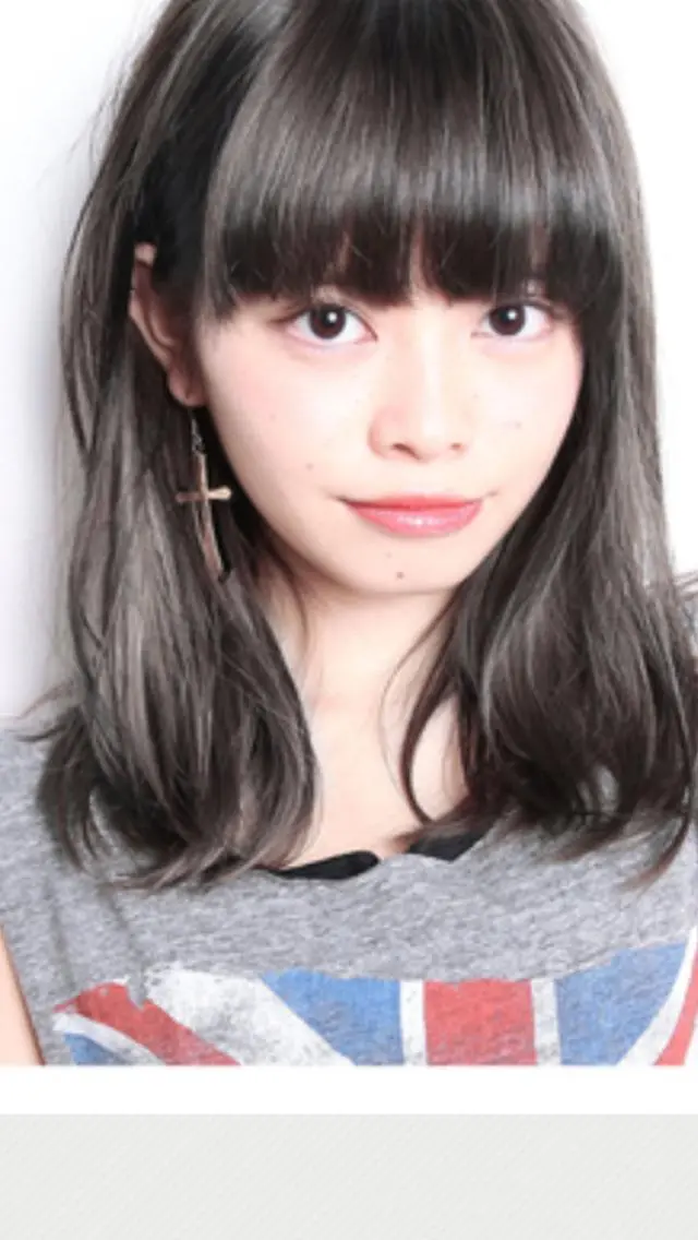 ミディアム 嶋崎 留美のヘアスタイル