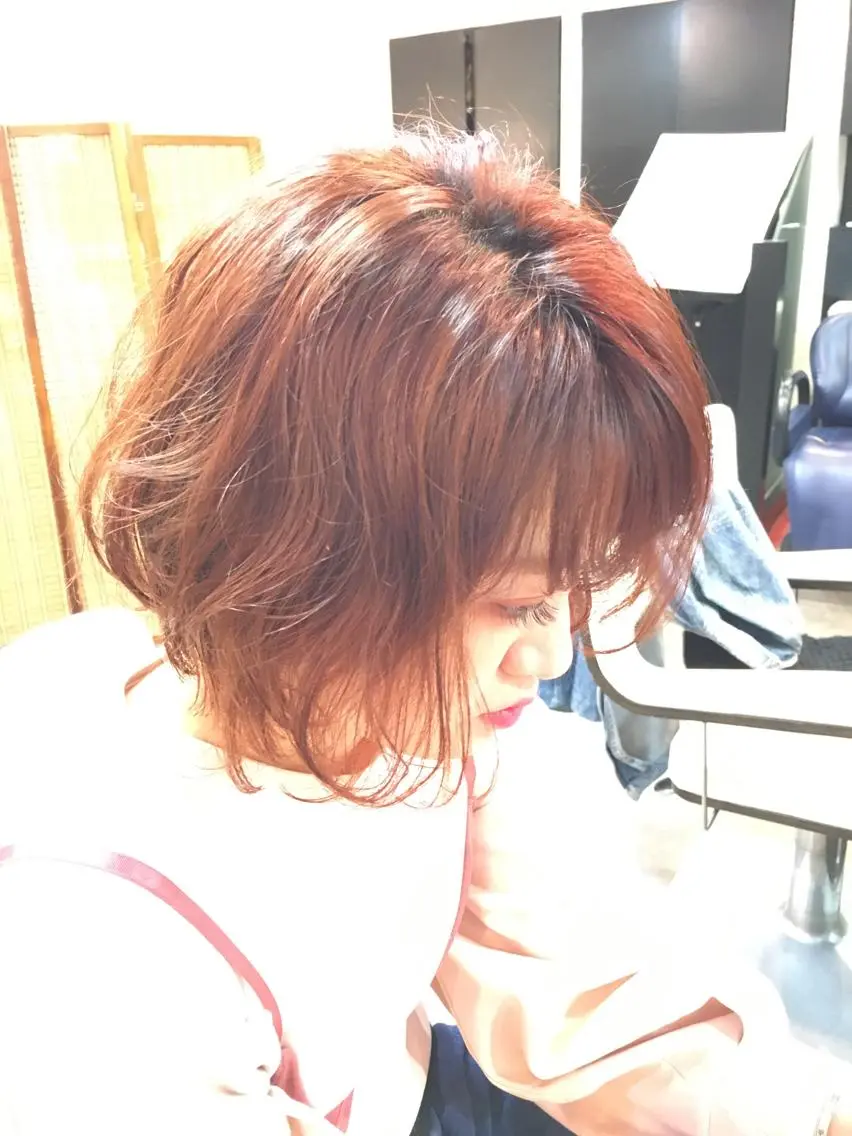 ミディアム 小林　ローズパープル カット＆カラー美容室のヘアスタイル