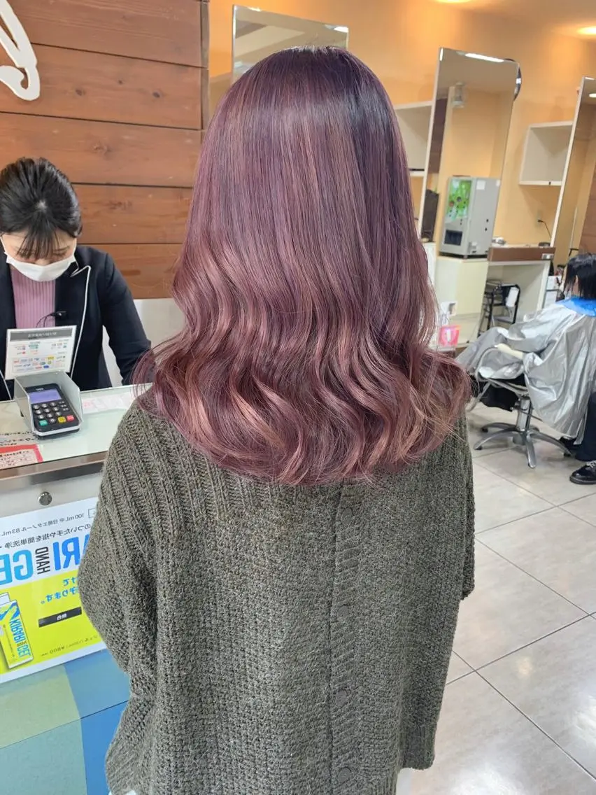 ミディアム パープルカラー カット ヘアカラー レイヤー/艶髪カラー 森本くるみのヘアスタイル