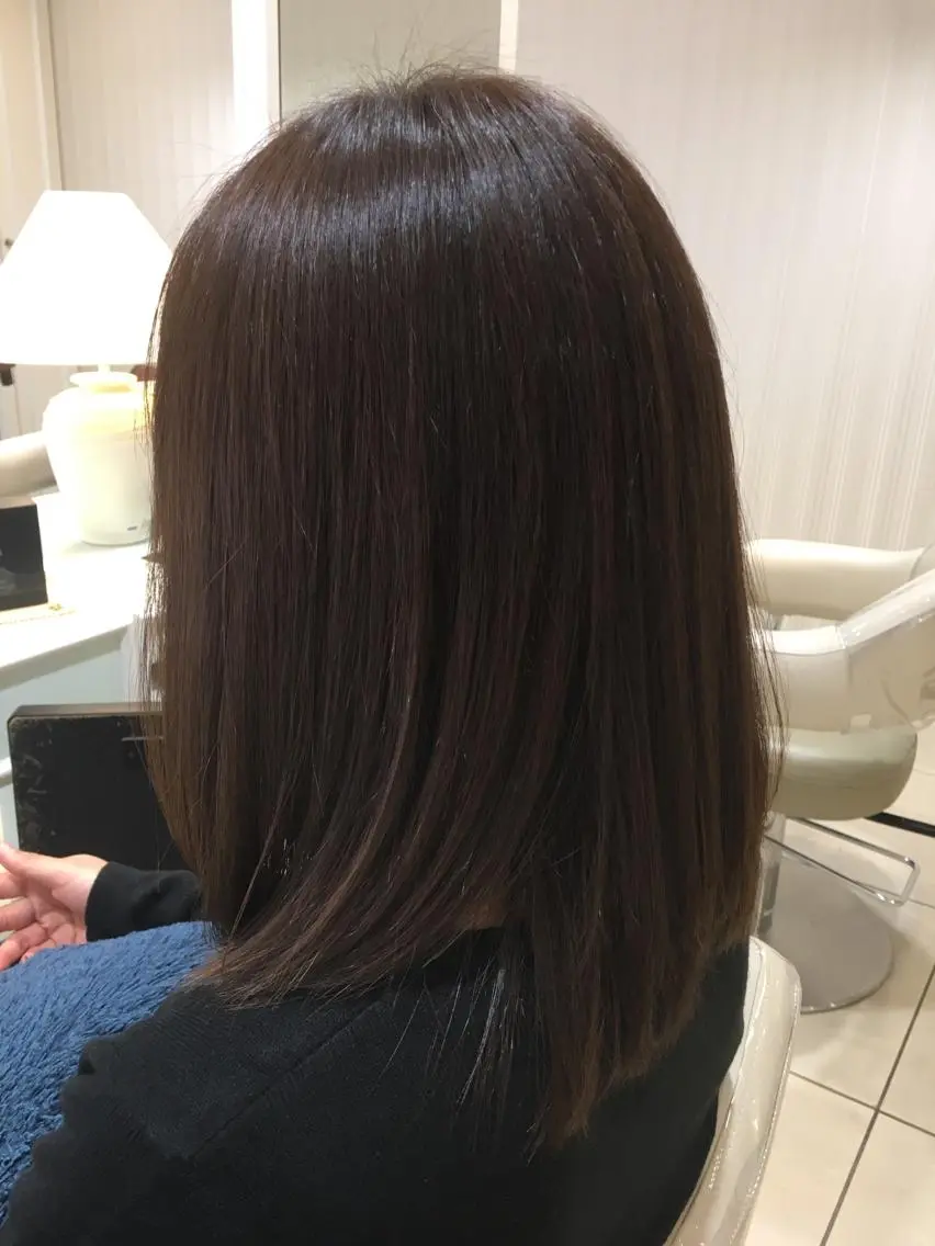 セミロング カラー イルミナカラー カット ヘアカラー トリートメント ハイトーン/ブリーチ 山崎 悠次のヘアスタイル