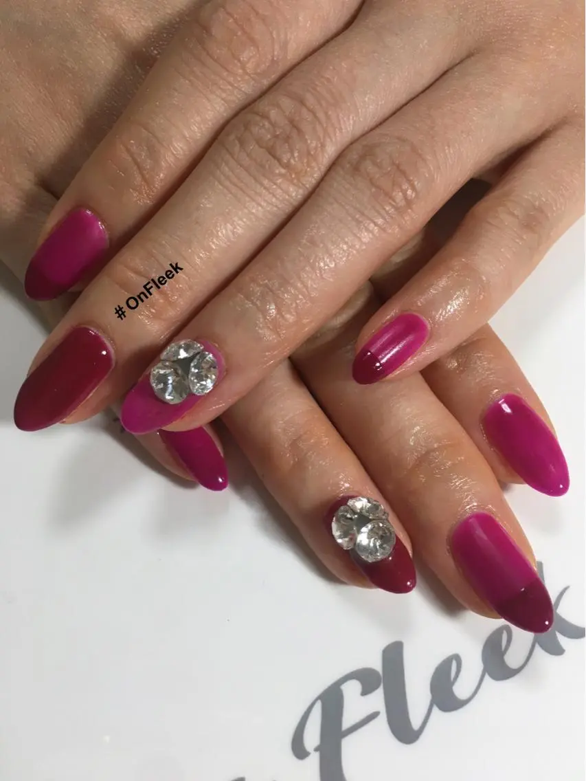 ネイル ストーンネイル ハンドネイル NailSalon ＃OnFleekのネイルデザイン