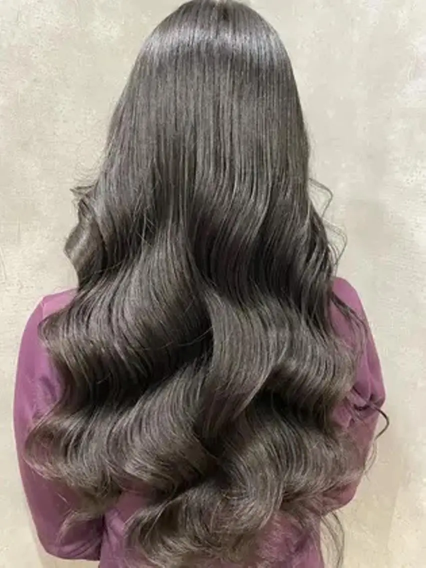 ロング カラー 大石 真理子のヘアスタイル