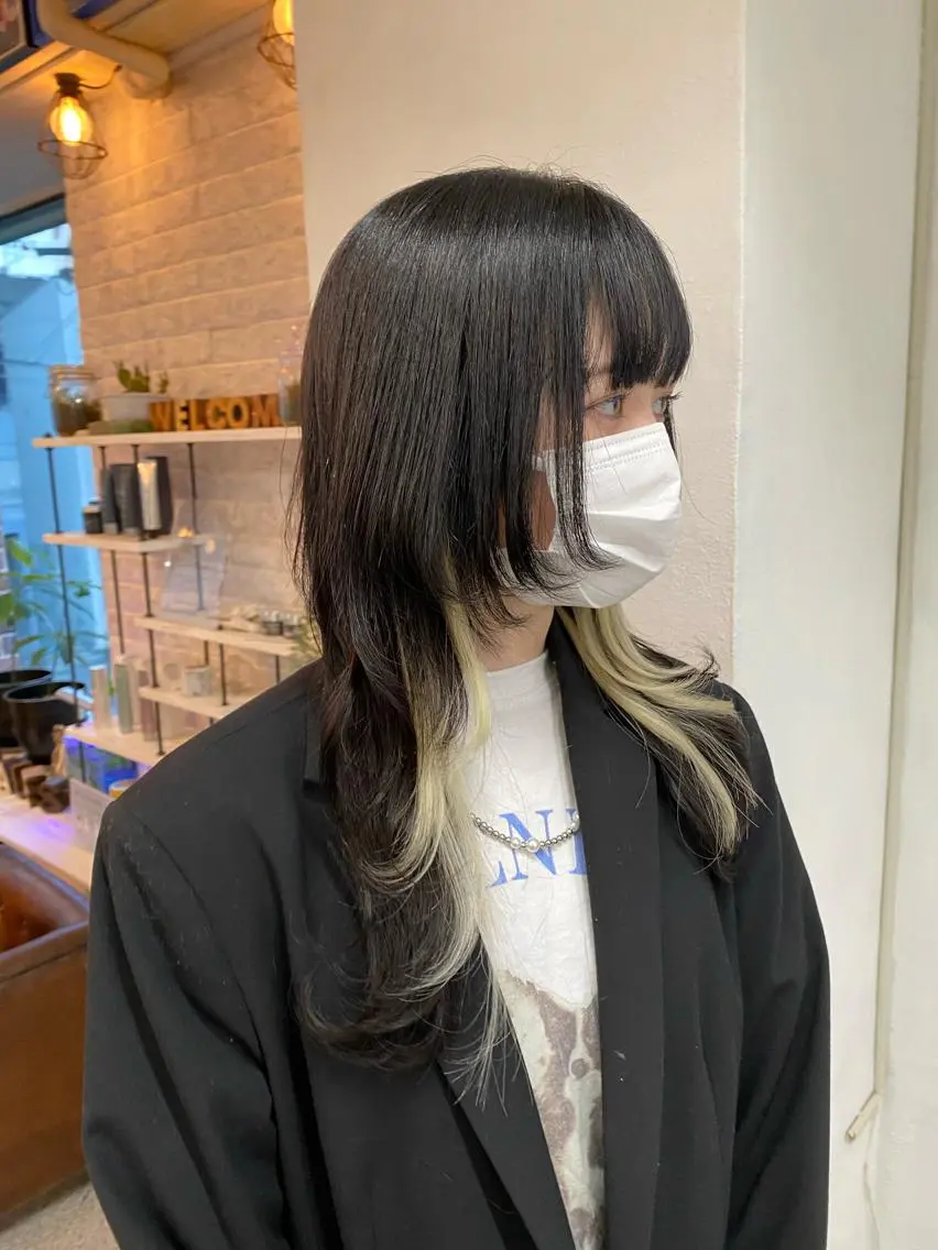 ミディアム カラー カット エクステ レイヤーウルフ エクステ磯部のヘアスタイル