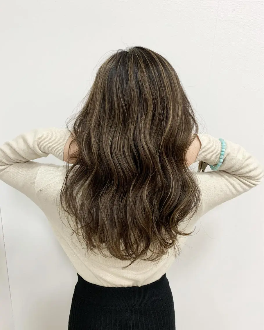 ロング カラー ハイライトカラー ハイライト レイヤー×縮毛矯正 深見 拓のヘアスタイル
