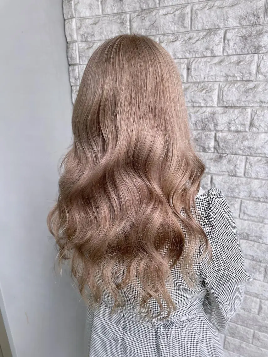 セミロング カラー ☁️ケアブリーチ￤ ウルフ￤Shioriのヘアスタイル