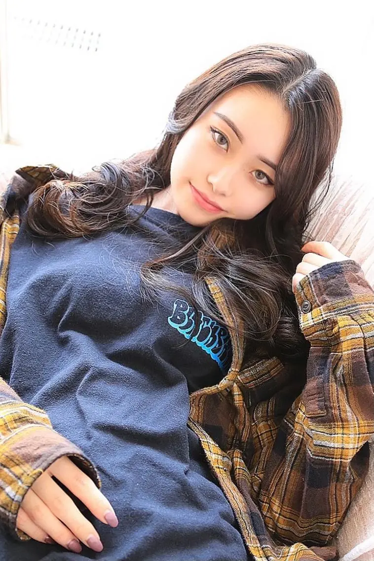 ロング ヨシンモリ 森 宇旦のヘアスタイル