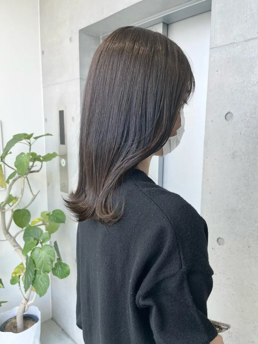 ミディアム カラー カット ヘアカラー トリートメント 透明感/オリーブ/ グレージュ/YUKAのヘアスタイル