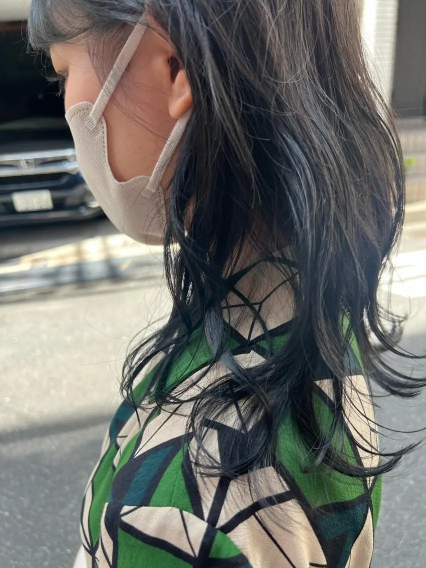 セミロング 才門 真菜のヘアスタイル