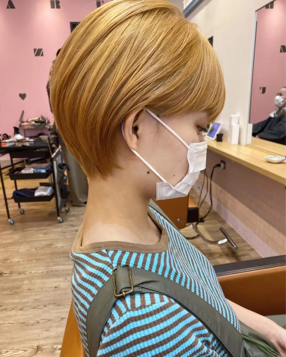 ショート ハイライト 髪質改善 縮毛矯正 トリートメント 酸熱トリートメント ヘアカラー トリートメント 中川 勝友のヘアスタイル