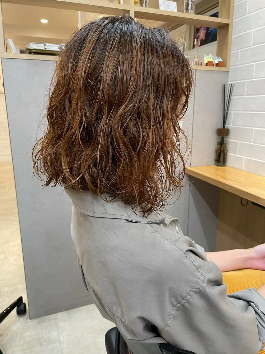 ミディアム パーマ ミディアムパーマ 杉野 凜のヘアスタイル