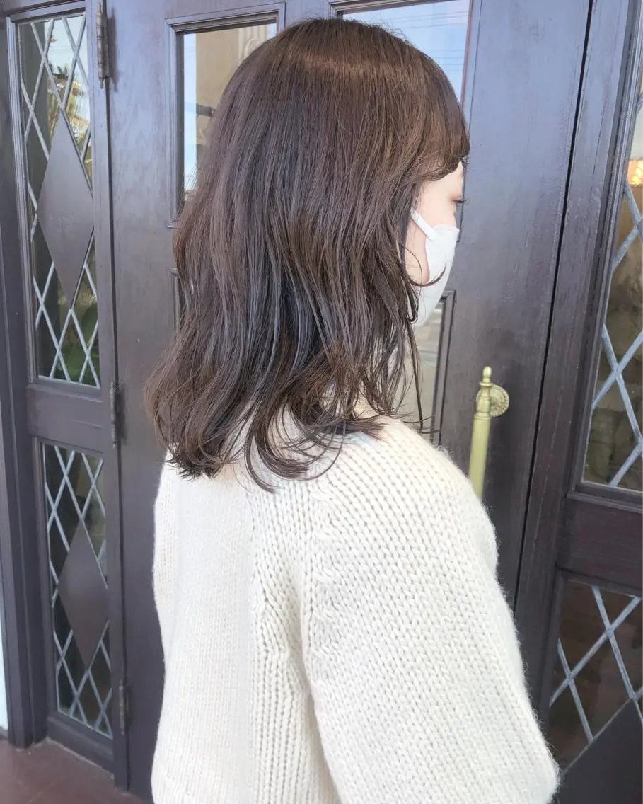 ロング カラー グレージュ ラベンダーカラー ラベンダーグレージュ ラベンダーグレー 顔まわりレイヤー 江原 彩華のヘアスタイル
