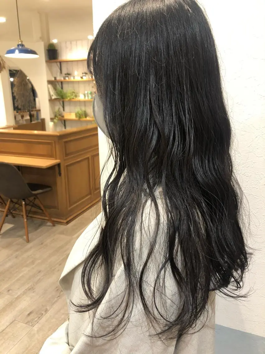 ロング カラー 🩰オリーブ/ ベージュ松本咲花🩰のヘアスタイル