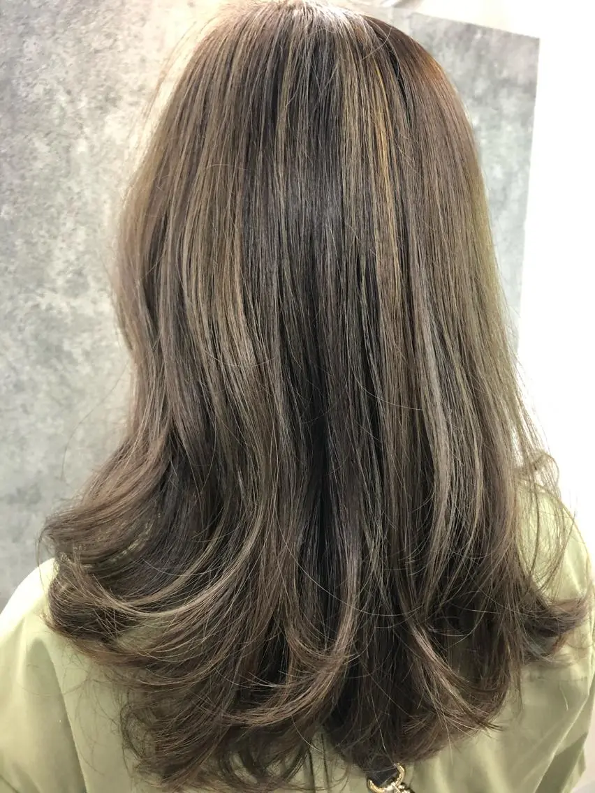 セミロング ハイライト Noyヨシモト ヒロトのヘアスタイル