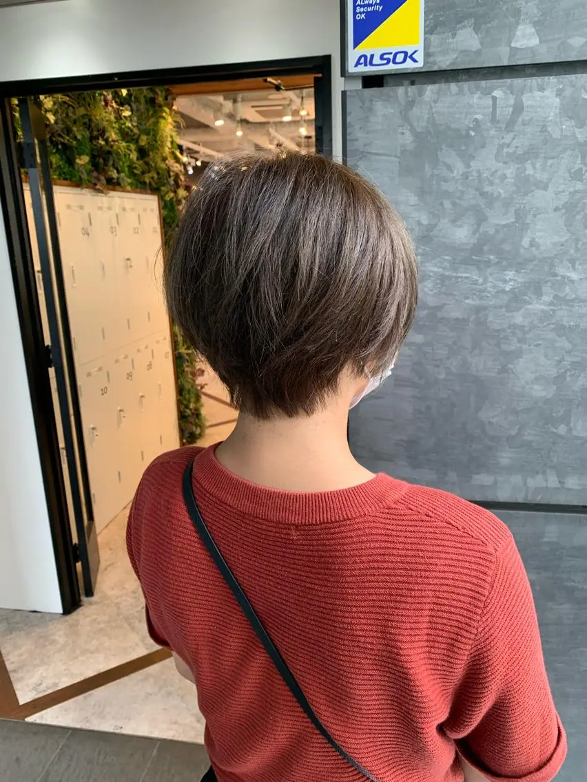 ショート カラー ベージュカラー オリーブベージュ ショートヘア カット ヘアカラー トリートメント 髪質改善/白髪ぼかし KENTAのヘアスタイル