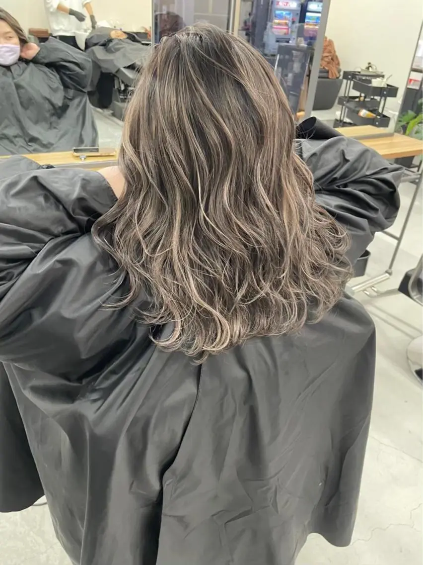 ロング カラー ネイル マツエク・マツパ アイブロウ ショートボブ バレイヤージュ ブリーチ ケアブリーチ 透明感カラー hair terra ce M奈良店のヘアスタイル