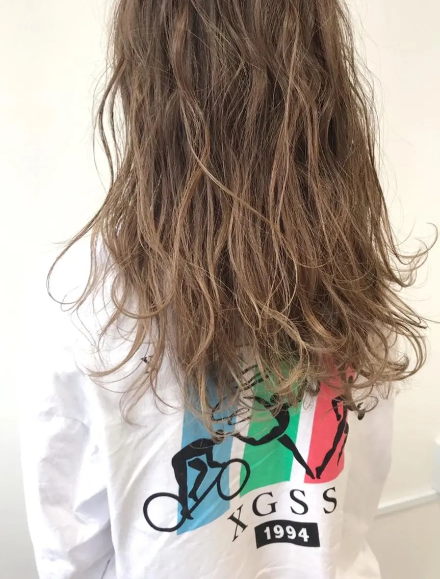 セミロング ハイライト カラーリスト菅野 竜矢🌈のヘアスタイル