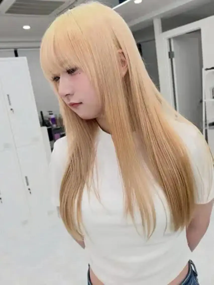 ロング カラー アディクシーカラー アッシュ バレイヤージュ ベージュカラー ブルーカラー 女性専用サロン梅田 髪質改善カラーakiのヘアスタイル