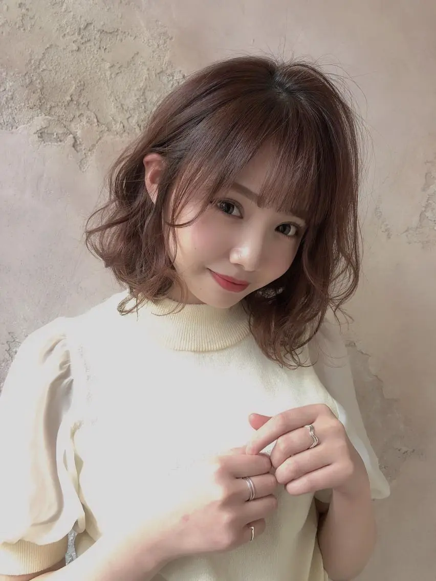 ミディアム カット 代表山口ひな 髪質改善のプロのヘアスタイル