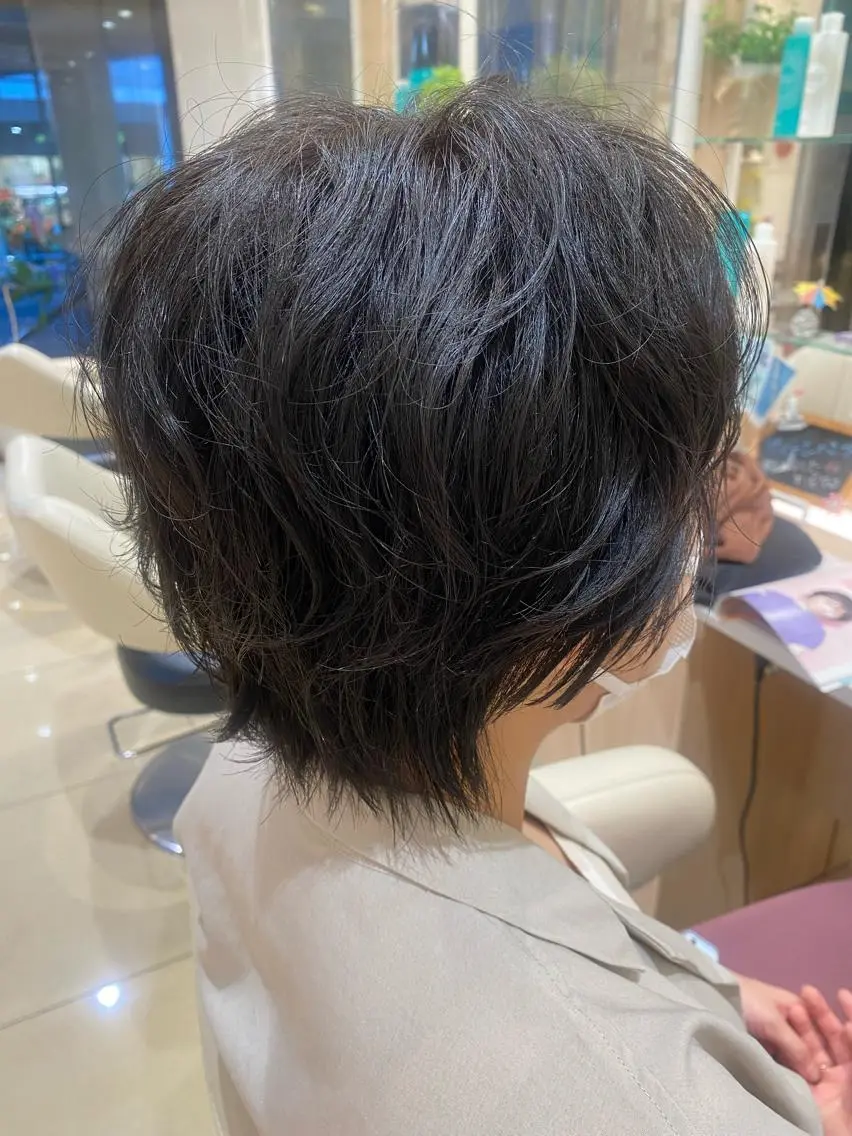 ショート カラー パーマ 🩵波巻き/ツイスパ HARU💎のヘアスタイル