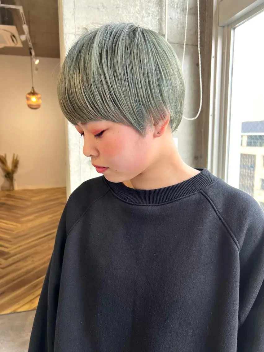 ショート カラー アッシュ バレイヤージュ ブリーチ ケアブリーチ ハイライトカラー カット ヘアカラー トリートメント lani ブリーチ /ダブルカラーのヘアスタイル