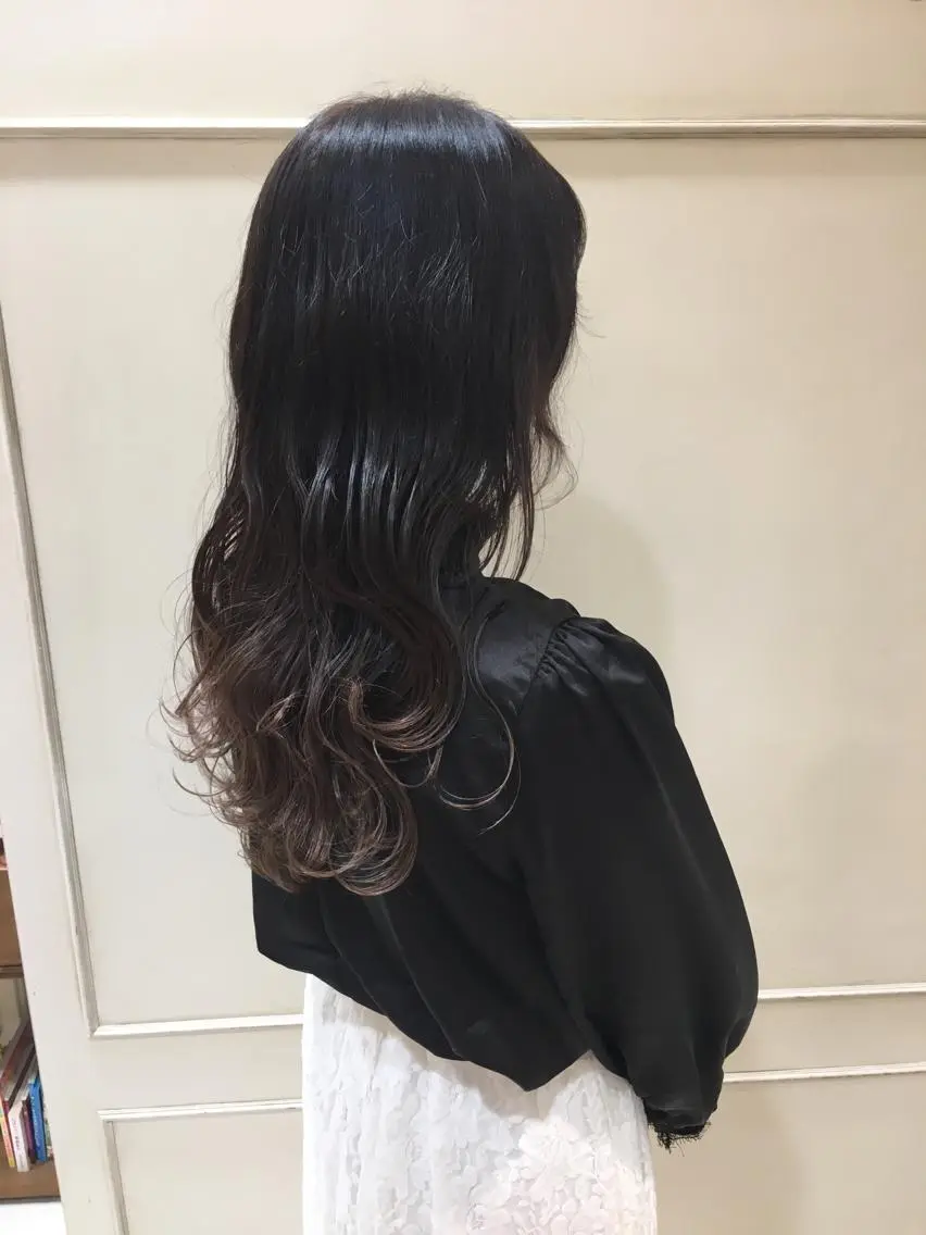 ロング カラー グラデーションカラー 吉原 雪乃のヘアスタイル