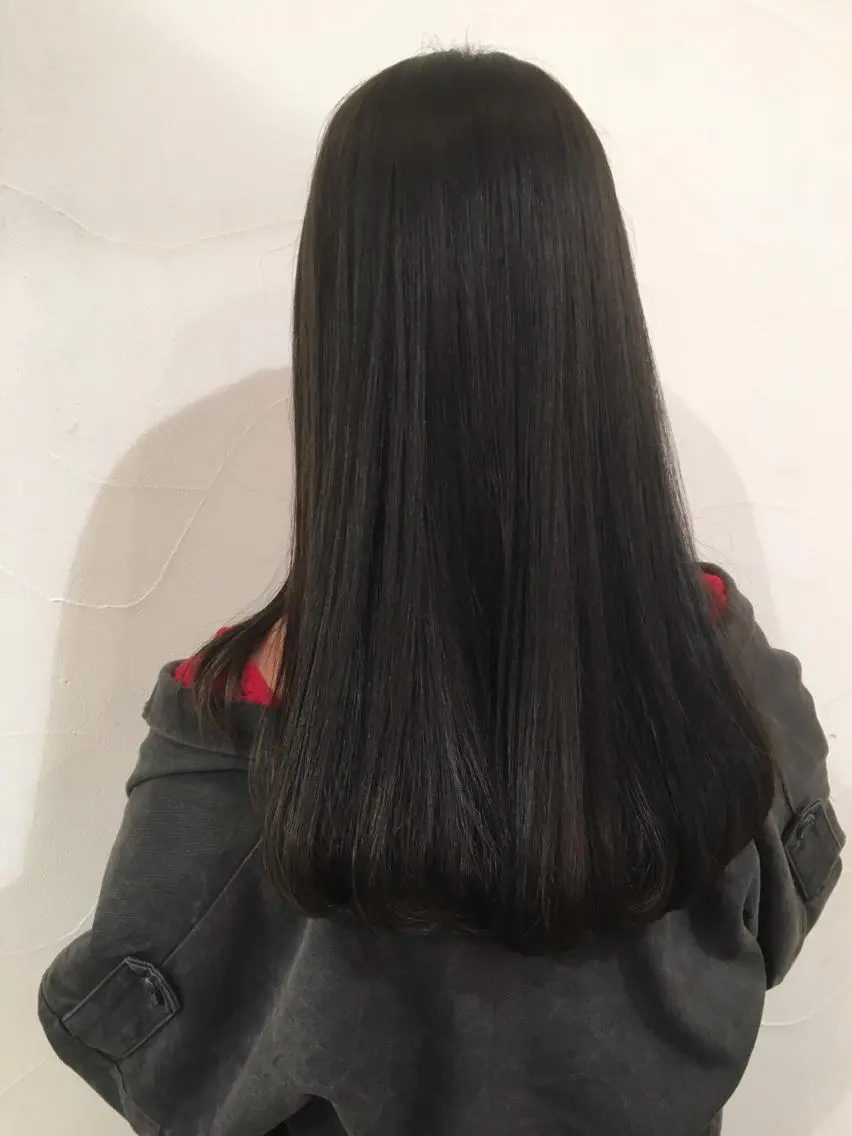 カラー アッシュ カット トリートメント 乳井 悠香のヘアスタイル