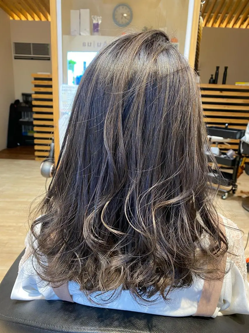 ロング カラー 関口 友行のヘアスタイル