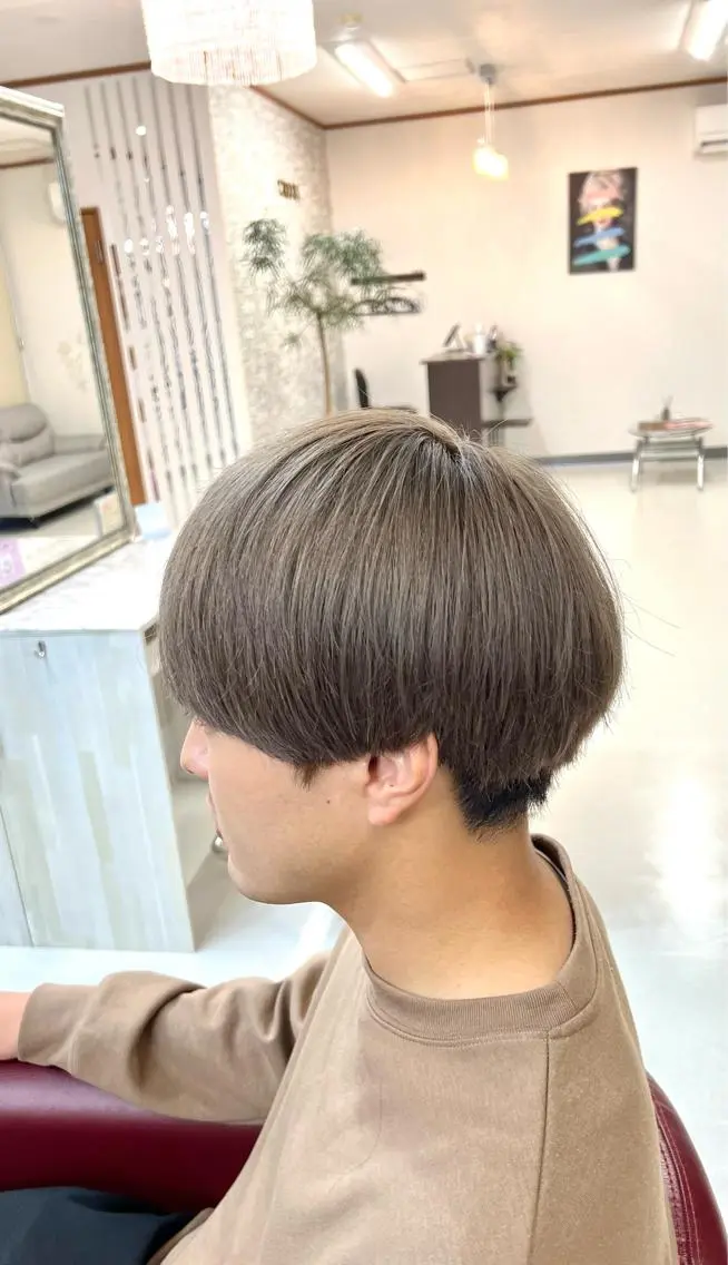 ショート カラー メンズ グレージュ ミルクティーグレージュ カット ヘアカラー KEN 🌟のヘアスタイル
