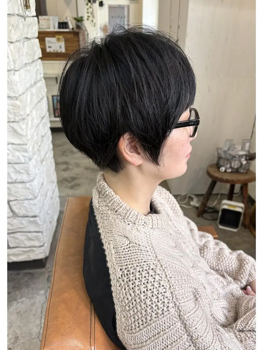 ショート メンズ パーマ ショートボブ センターパート スペインカール メンズウルフカット ボブ カット tahie 松屋町のヘアスタイル
