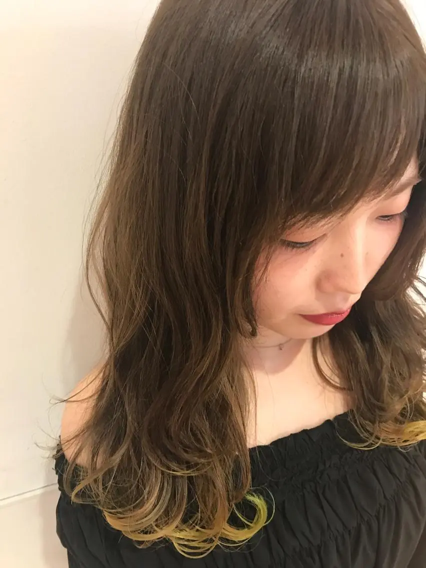 ロング カラー カット ヘアカラー 貝通丸 朱里のヘアスタイル