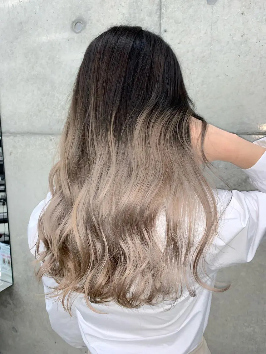 セミロング カット ヘアカラー トリートメント 山田 絵里菜のヘアスタイル