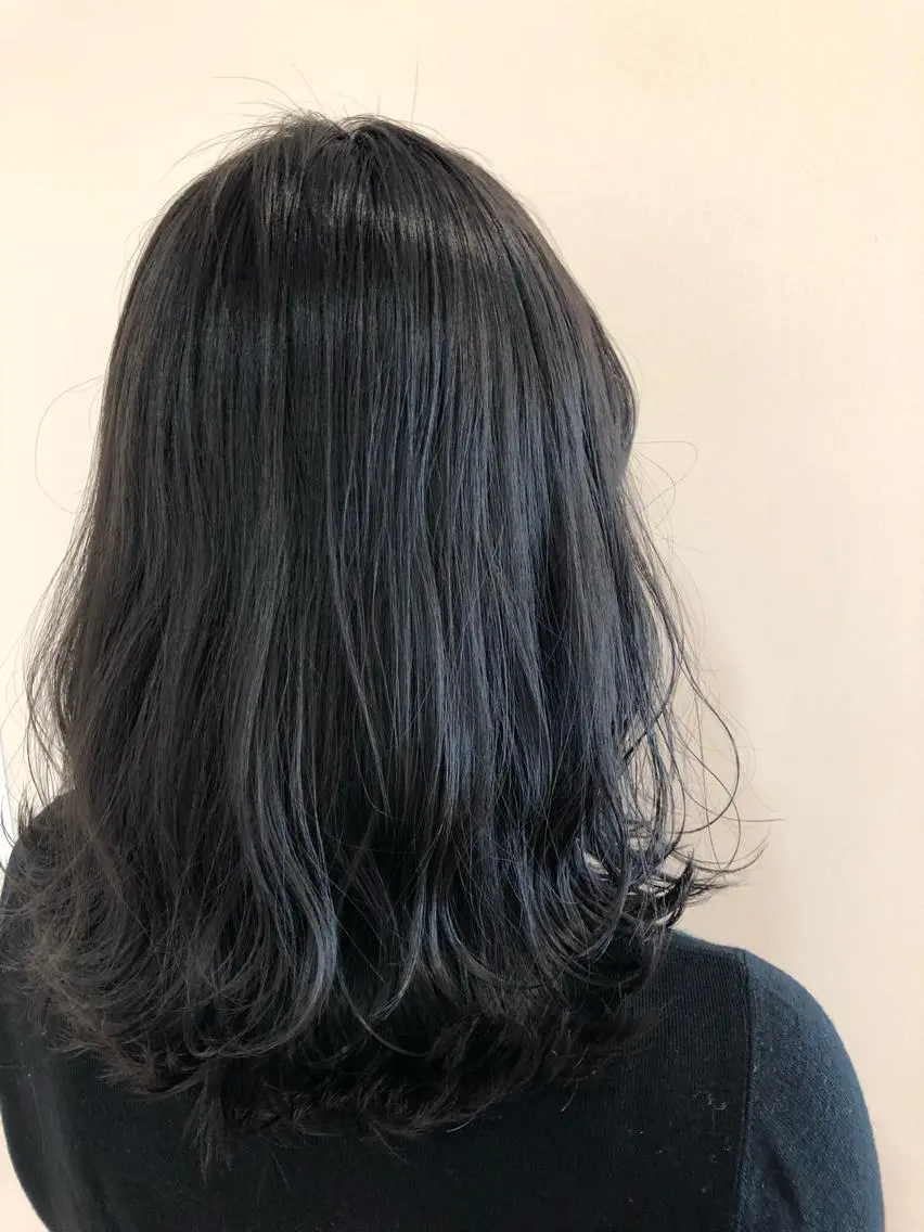 セミロング カラー アッシュ ブルーカラー ブルーアッシュ ヘアカラー トリートメント ヘッドスパ 盛れるレイヤーカット 得意🌹井上美沙のヘアスタイル