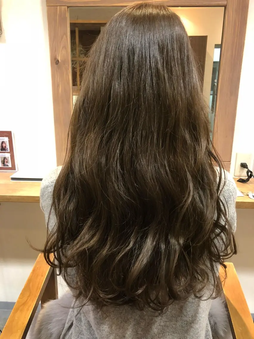 ロング カラー アッシュ ベージュカラー イルミナカラー Topstylist HARUのヘアスタイル