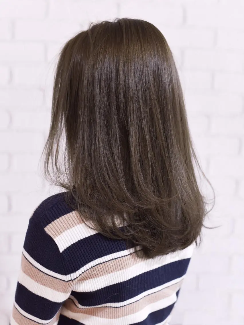 セミロング カラー グレージュ カーキグレージュ エクステ(レミー毛) NINEのヘアスタイル