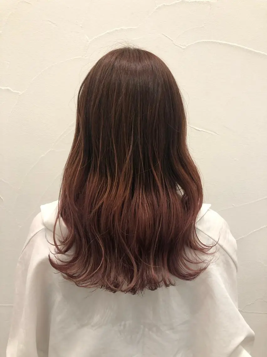 ミディアム ハイライト レイヤーカット Ash中目黒店 榊間茜のヘアスタイル
