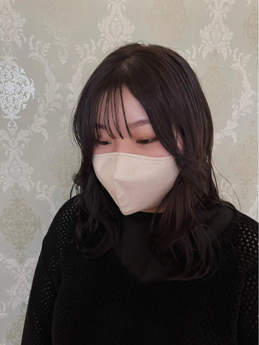 セミロング カラー 黒髪 EARTH中島 秋桜久のヘアスタイル