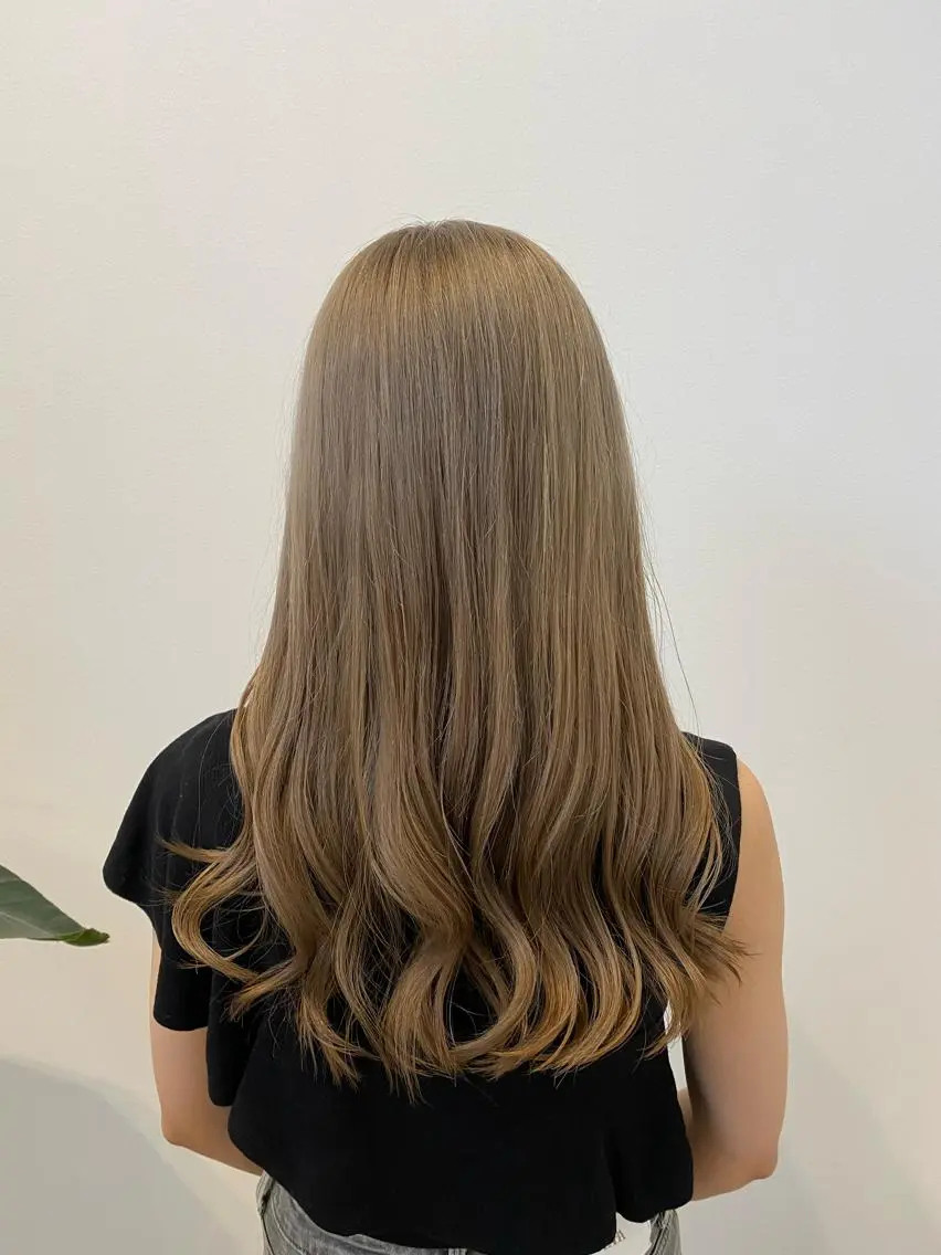 ロング カラー 大久保 梨音のヘアスタイル